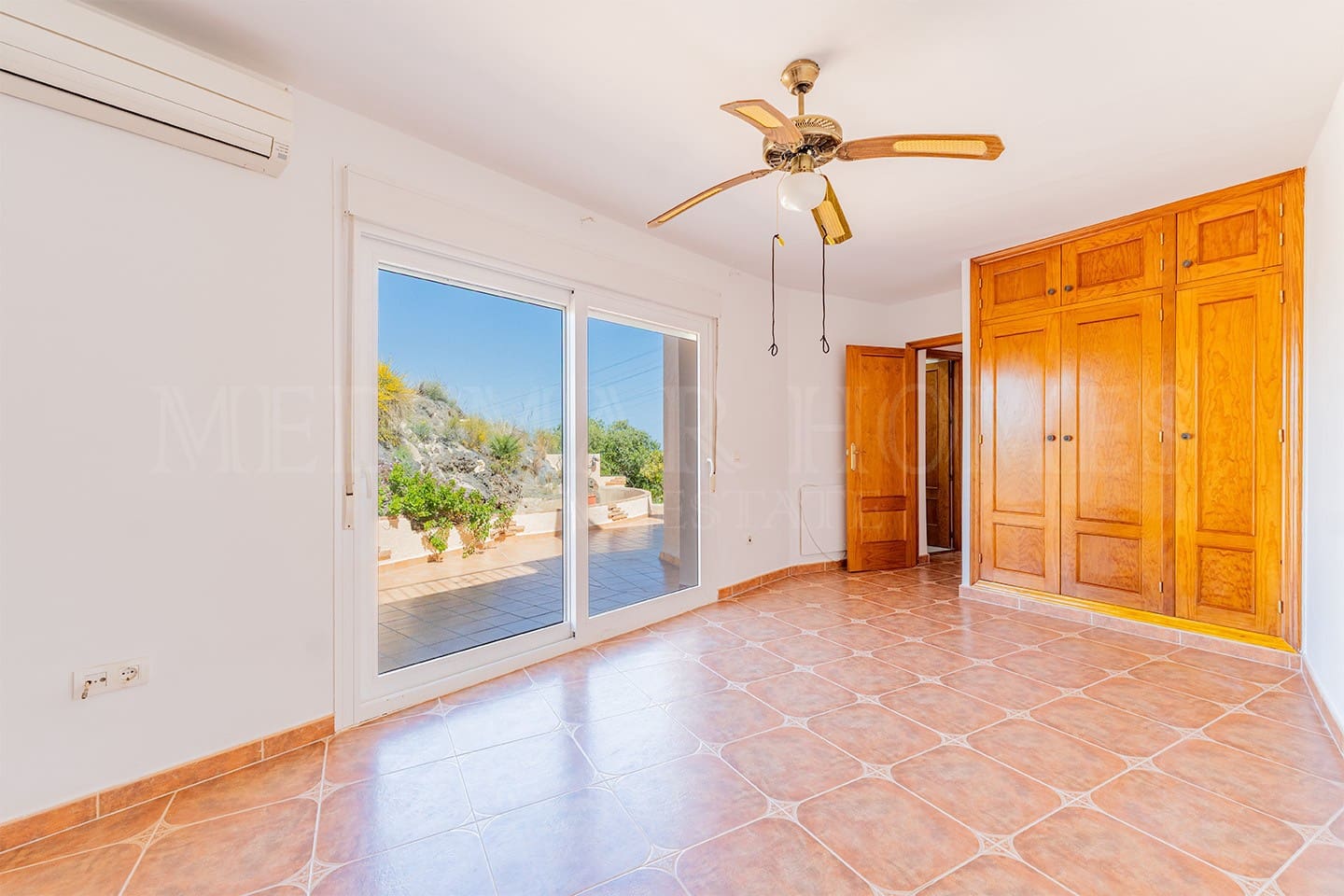 4 bedroom Villa for sale in Turre with garage - € 349,950 (Ref: 9141902)