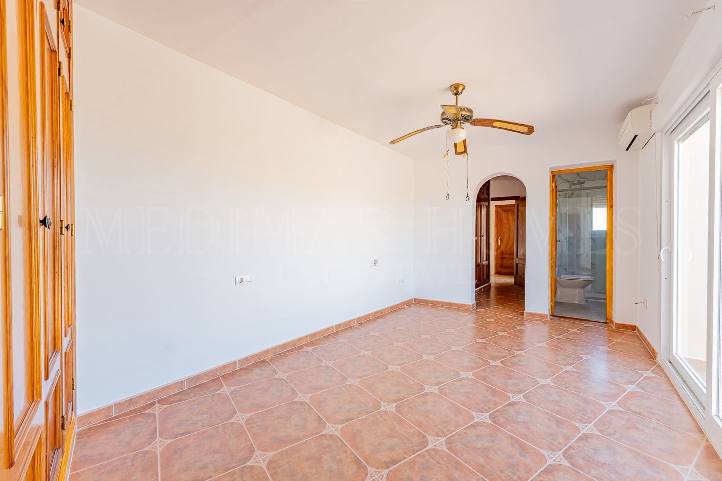 4 bedroom Villa for sale in Turre with garage - € 349,950 (Ref: 9141902)