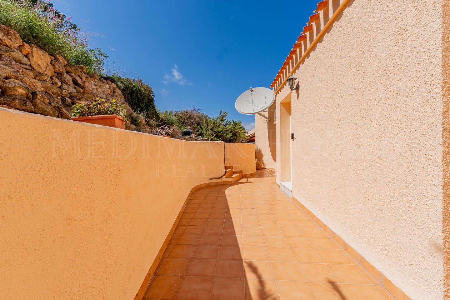 4 bedroom Villa for sale in Turre with garage - € 349,950 (Ref: 9141902)
