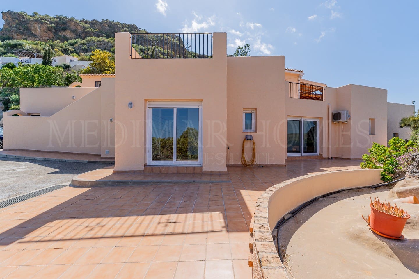 4 bedroom Villa for sale in Turre with garage - € 349,950 (Ref: 9141902)