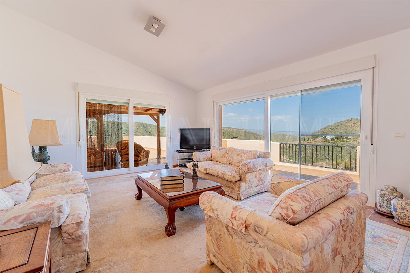 4 bedroom Villa for sale in Turre with garage - € 349,950 (Ref: 9141902)