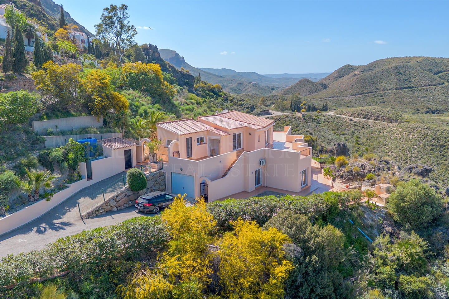 4 bedroom Villa for sale in Turre with garage - € 349,950 (Ref: 9141902)