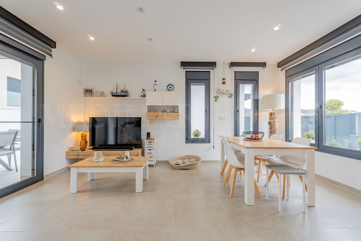 3 sypialnia Dom blizniak na sprzedaż w San Juan de los Terreros z basenem garażem - 299 999 € (Ref: 9307040)