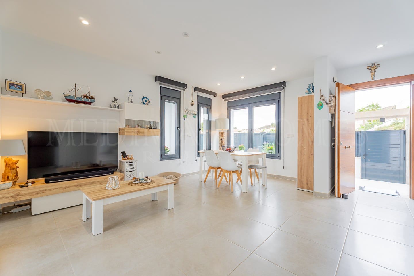 3 sypialnia Dom blizniak na sprzedaż w San Juan de los Terreros z basenem garażem - 299 999 € (Ref: 9307040)