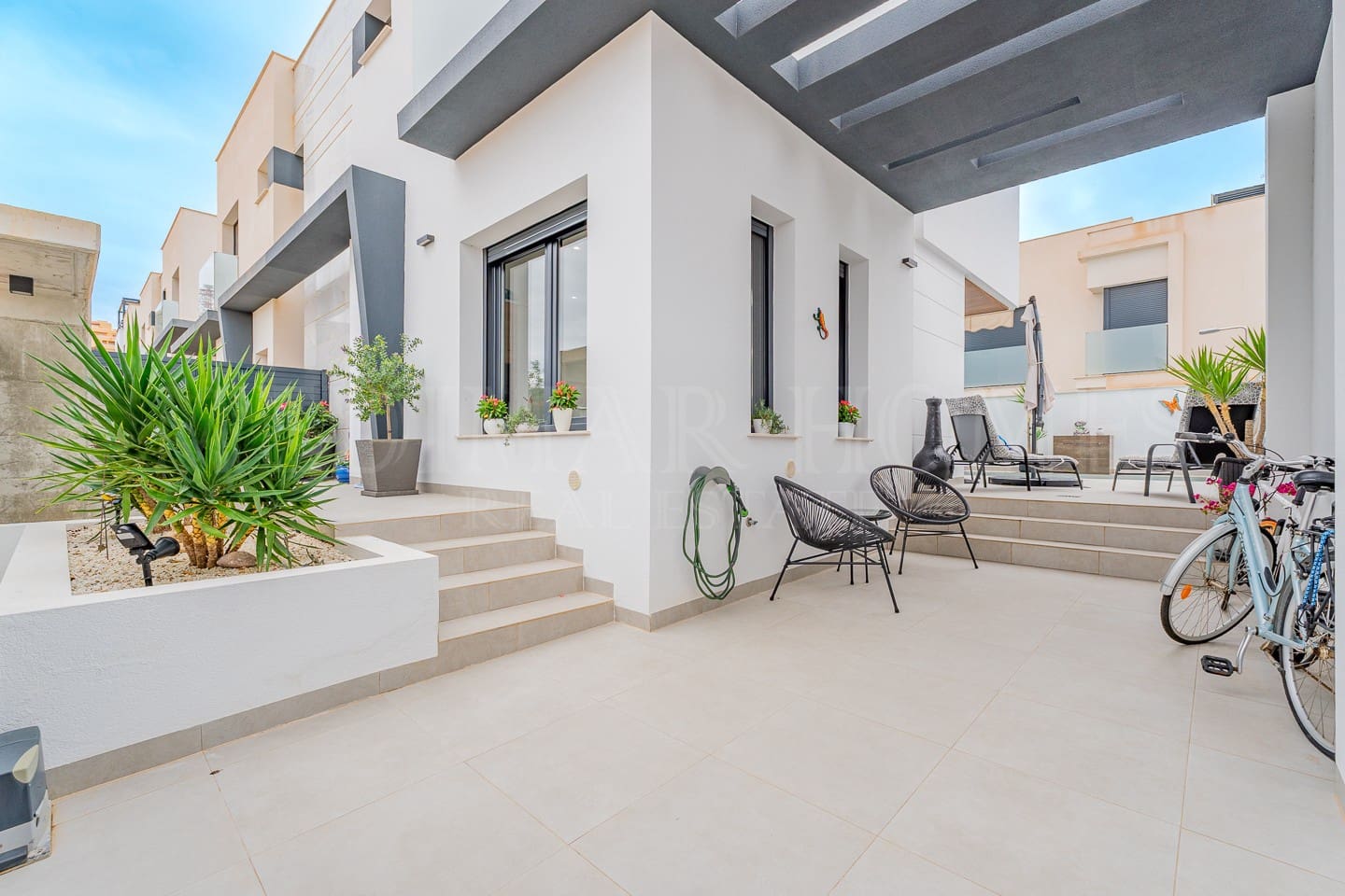 3 sypialnia Dom blizniak na sprzedaż w San Juan de los Terreros z basenem garażem - 299 999 € (Ref: 9307040)