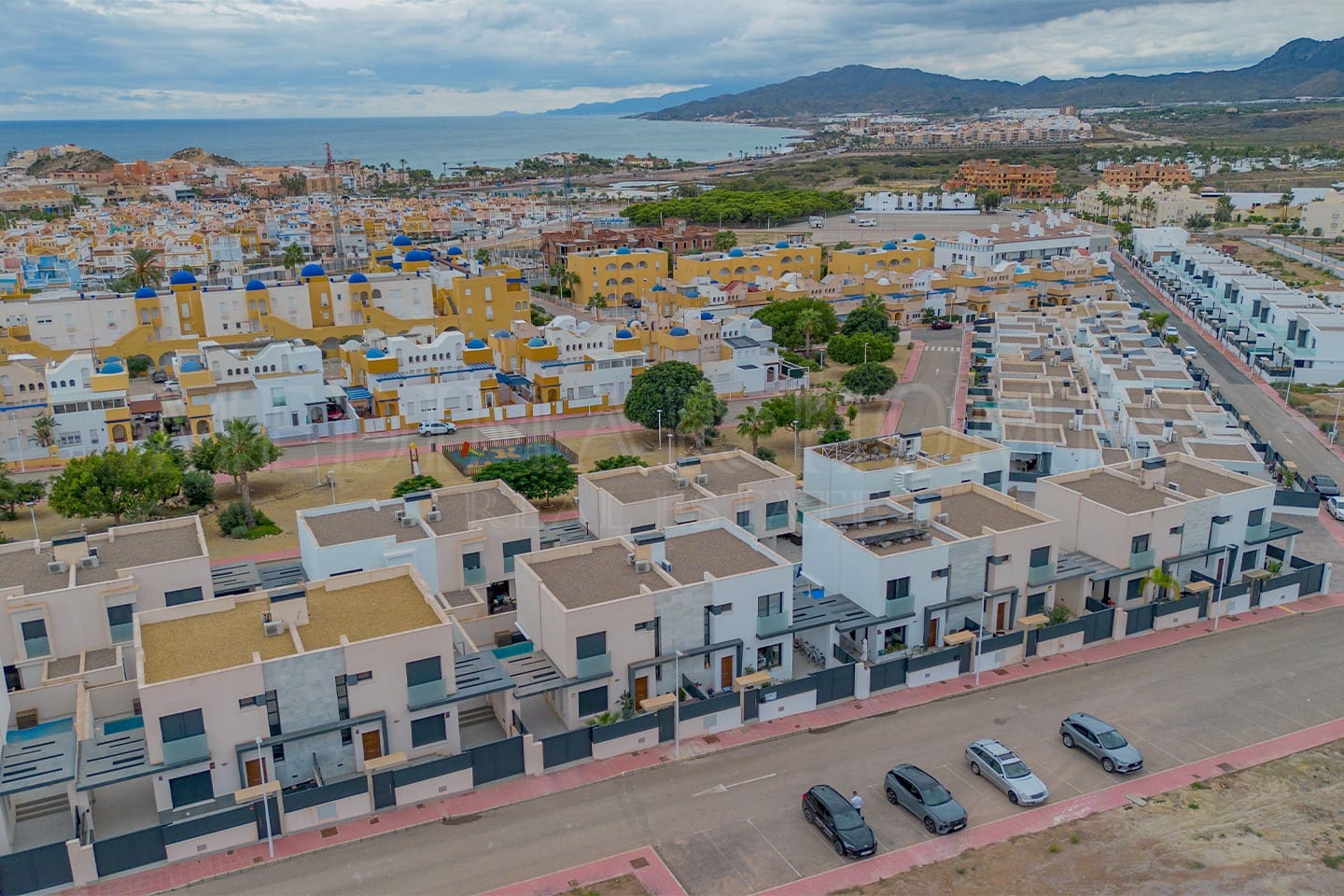 3 sypialnia Dom blizniak na sprzedaż w San Juan de los Terreros z basenem garażem - 299 999 € (Ref: 9307040)