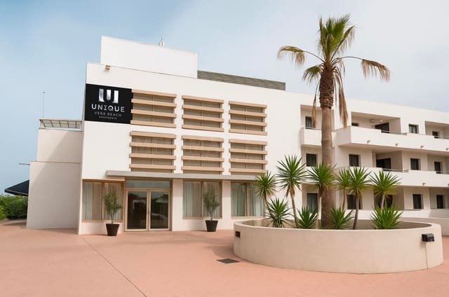 2 chambre Appartement à vendre à Puerto Vera - Las Salinas, Vera avec piscine garage - 160 000 € (Ref: 9509243)