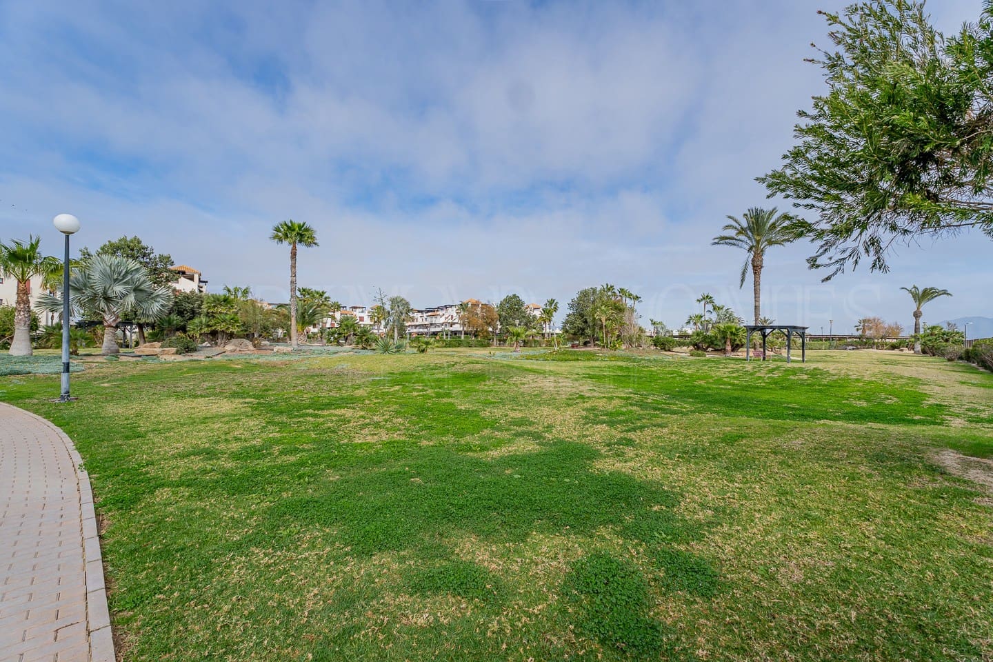 Apartamento de 2 habitaciones en Vera en venta con piscina garaje - 235.000 € (Ref: 9618061)