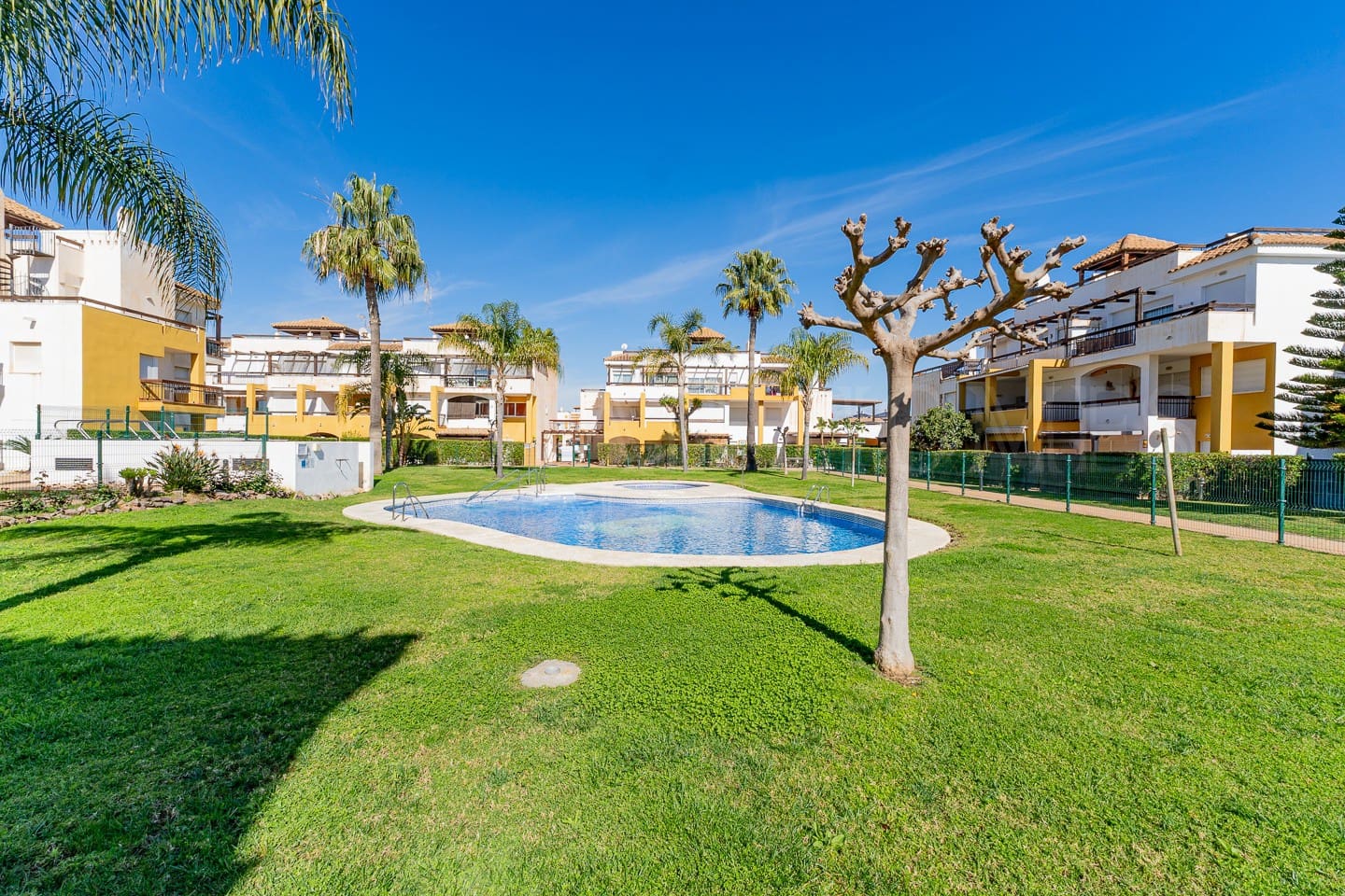 Apartamento de 2 habitaciones en Vera en venta con piscina garaje - 195.000 € (Ref: 9674742)