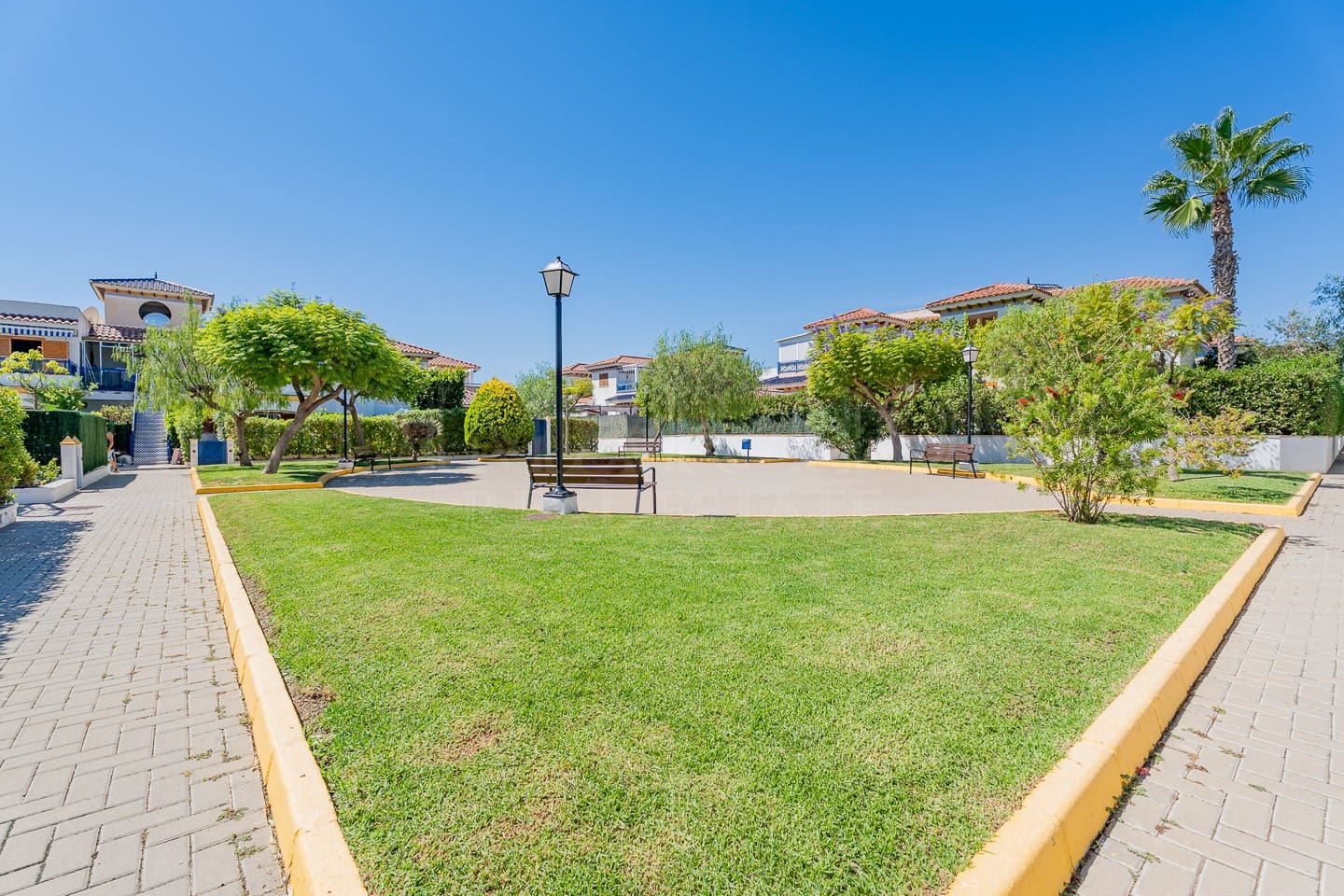 2 soverom Leilighet til salgs i Vera med svømmebasseng garasje - € 229 950 (Ref: 9720798)