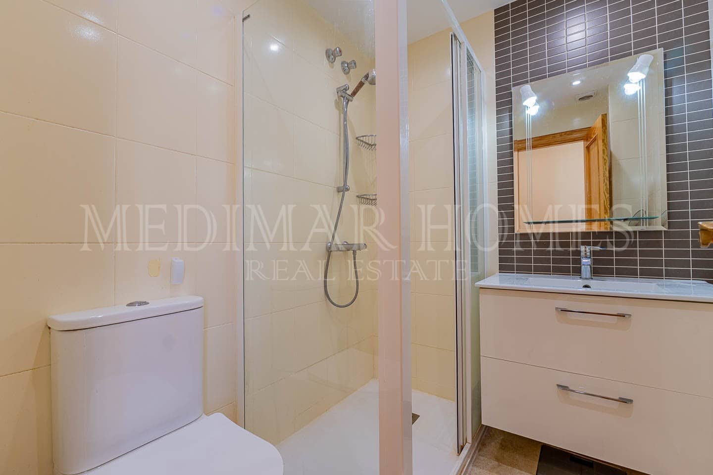 2 sypialnia Apartament na sprzedaż w Los Gallardos z basenem garażem - 145 000 € (Ref: 9815163)