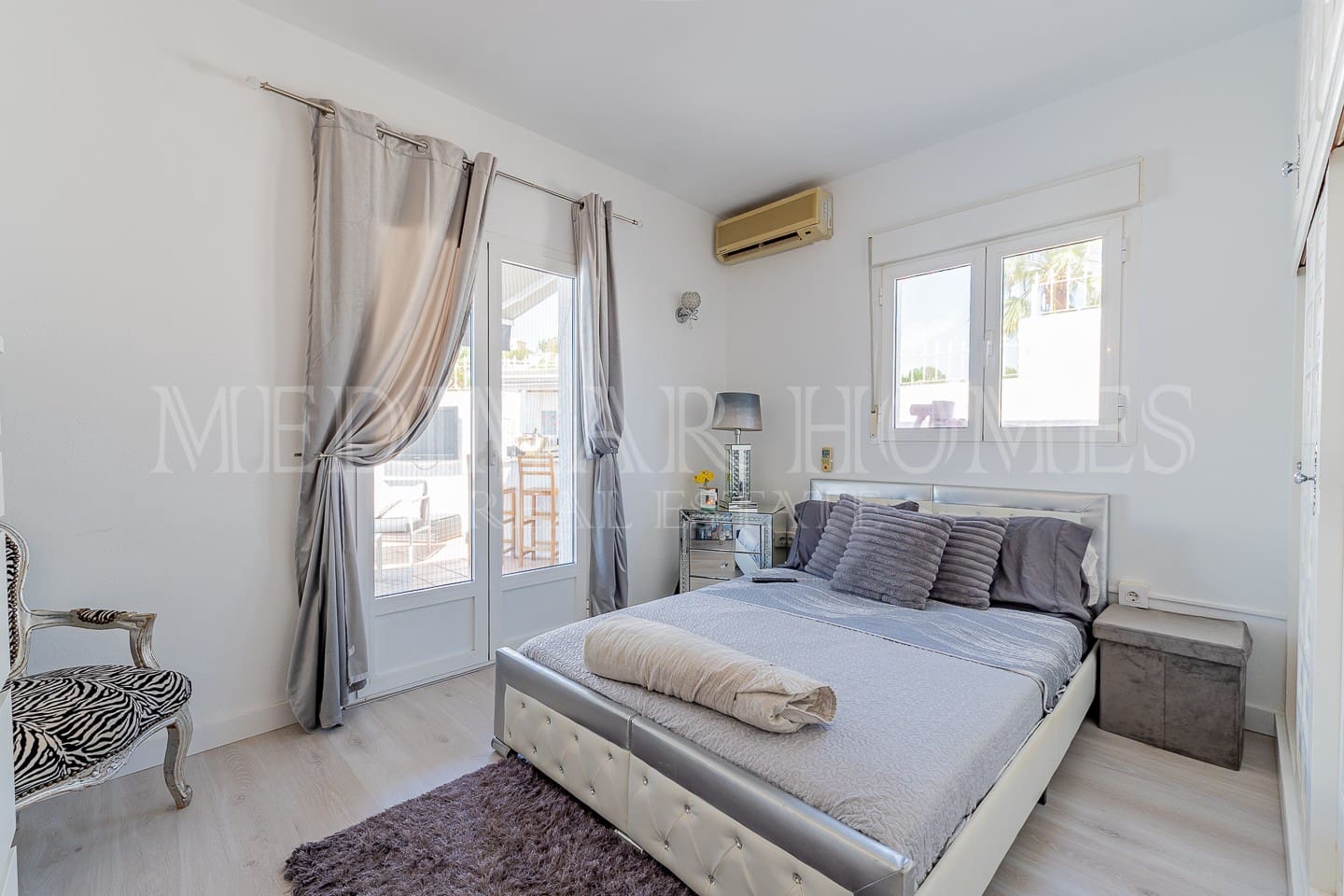 5 bedroom Villa for sale in El Pinar with pool garage - € 349,950 (Ref: 9838434)