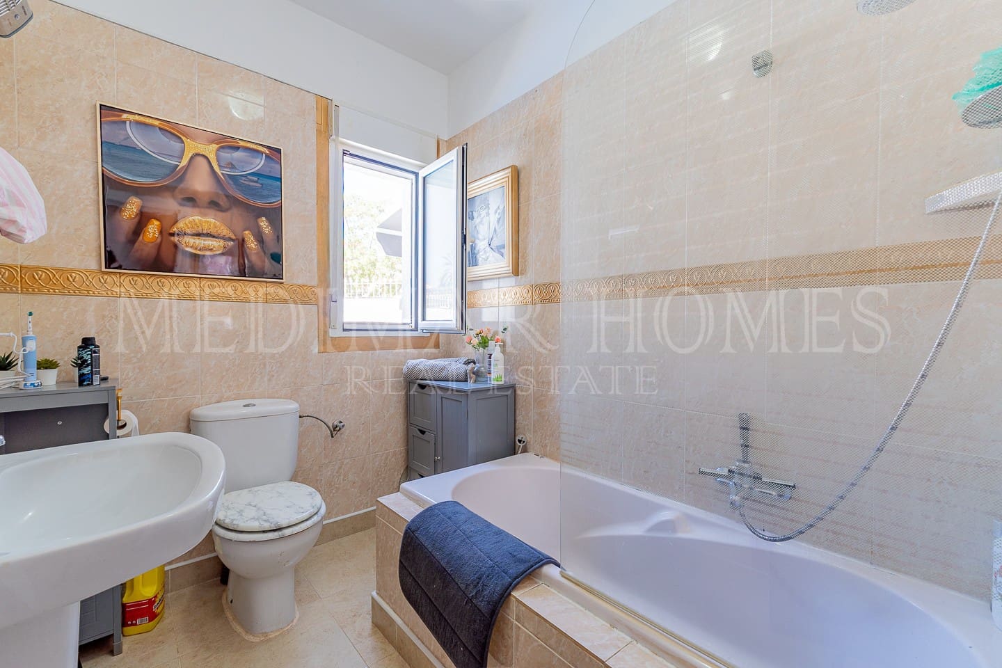 5 bedroom Villa for sale in El Pinar with pool garage - € 349,950 (Ref: 9838434)