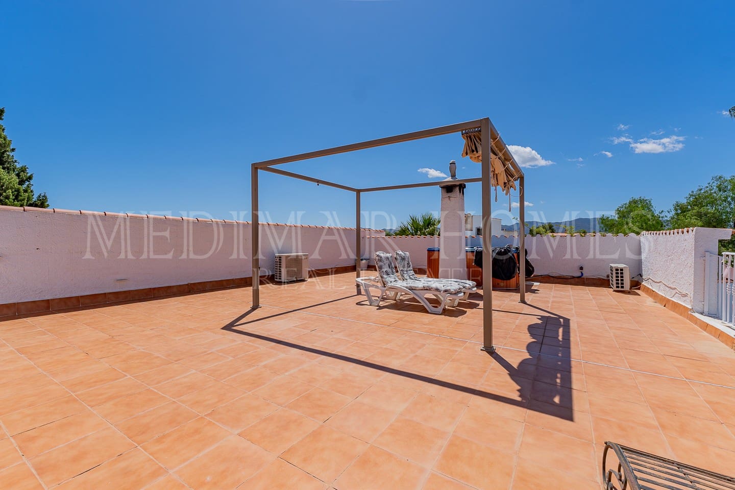 5 bedroom Villa for sale in El Pinar with pool garage - € 349,950 (Ref: 9838434)