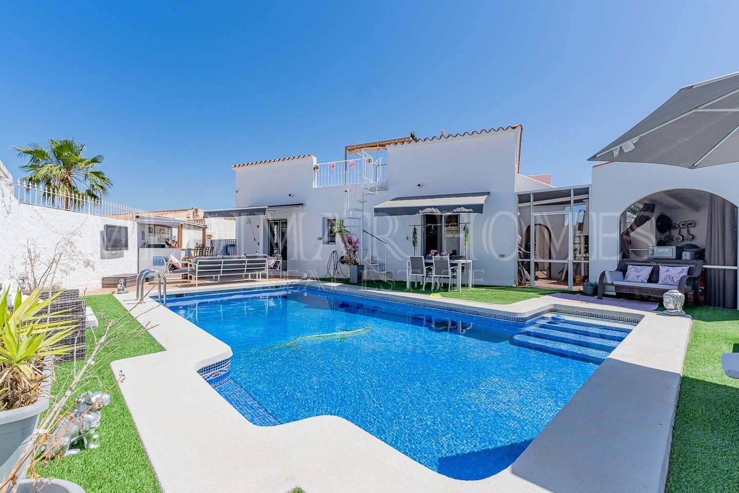 5 bedroom Villa for sale in El Pinar with pool garage - € 349,950 (Ref: 9838434)