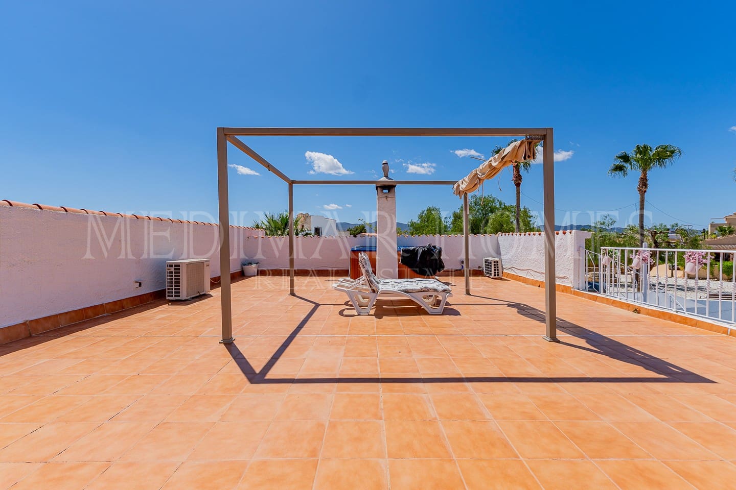 5 bedroom Villa for sale in El Pinar with pool garage - € 349,950 (Ref: 9838434)