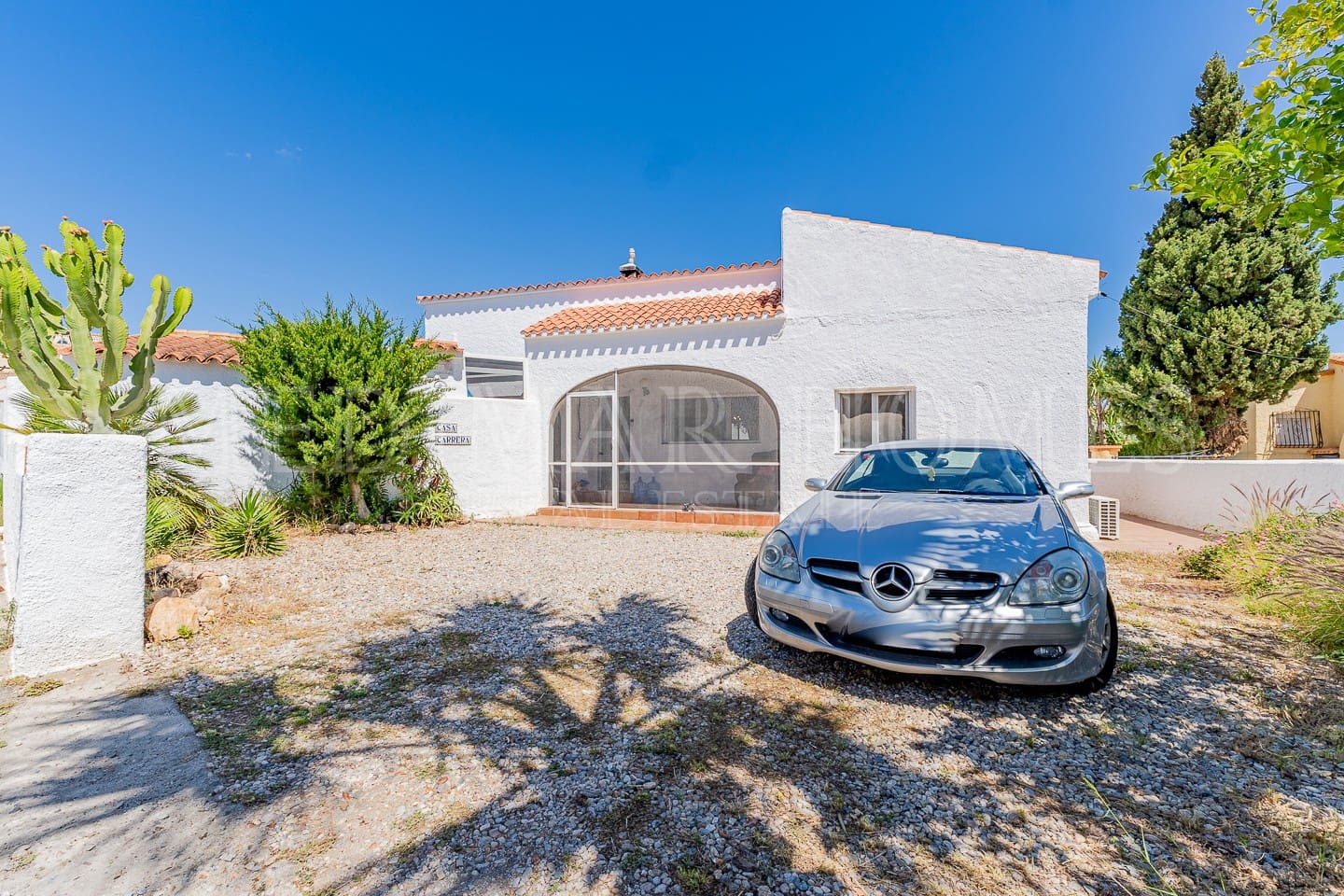 5 bedroom Villa for sale in El Pinar with pool garage - € 349,950 (Ref: 9838434)