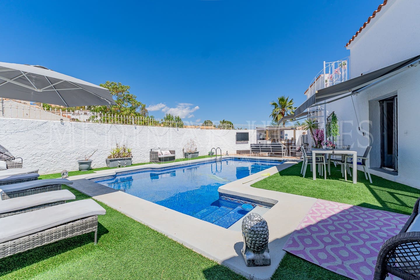 5 bedroom Villa for sale in El Pinar with pool garage - € 349,950 (Ref: 9838434)
