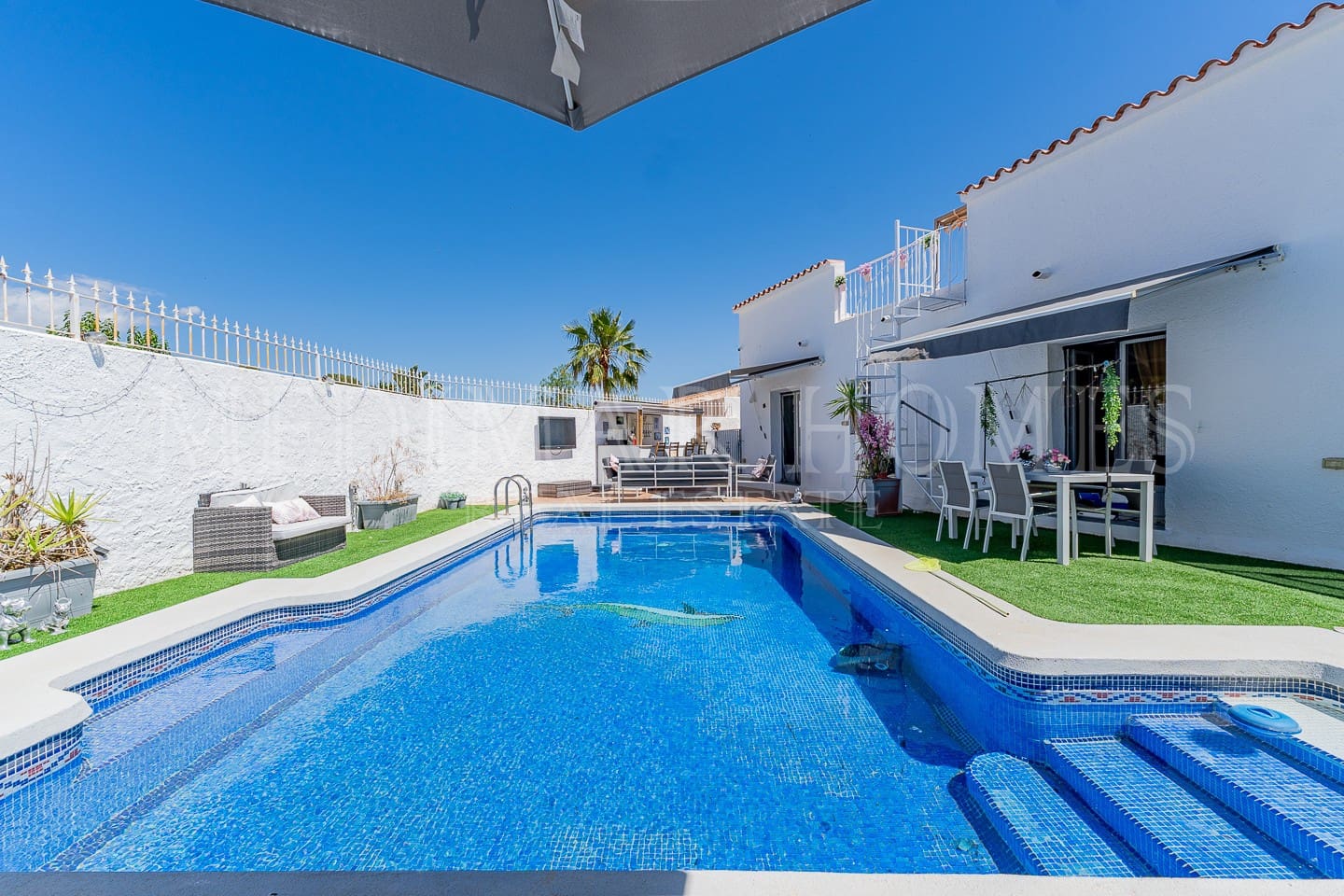 5 bedroom Villa for sale in El Pinar with pool garage - € 349,950 (Ref: 9838434)