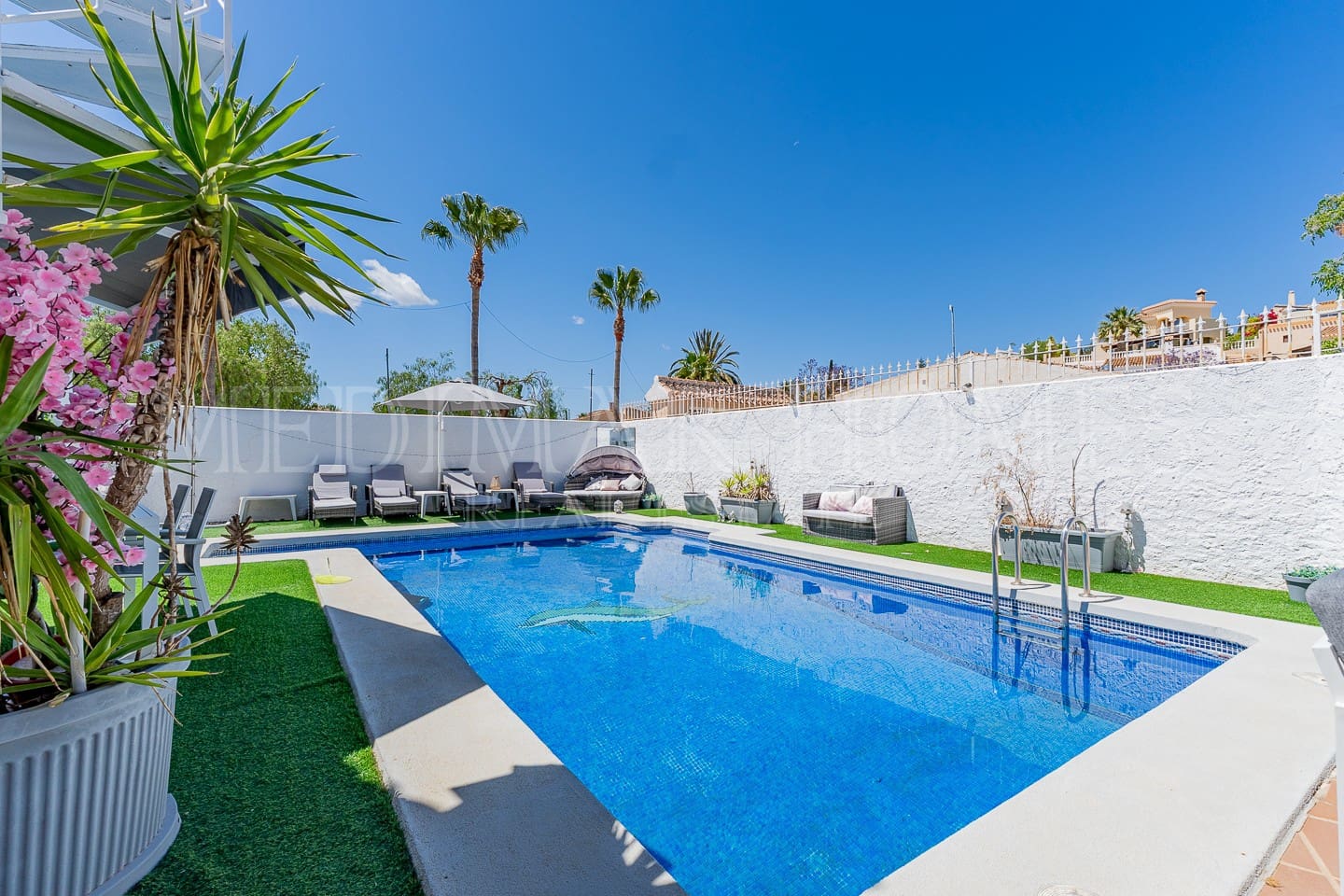 5 bedroom Villa for sale in El Pinar with pool garage - € 349,950 (Ref: 9838434)