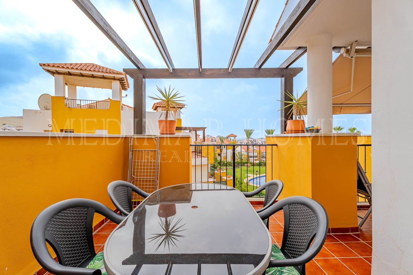 Apartamento de 2 habitaciones en Vera en venta con piscina garaje - 149.950 € (Ref: 9985925)
