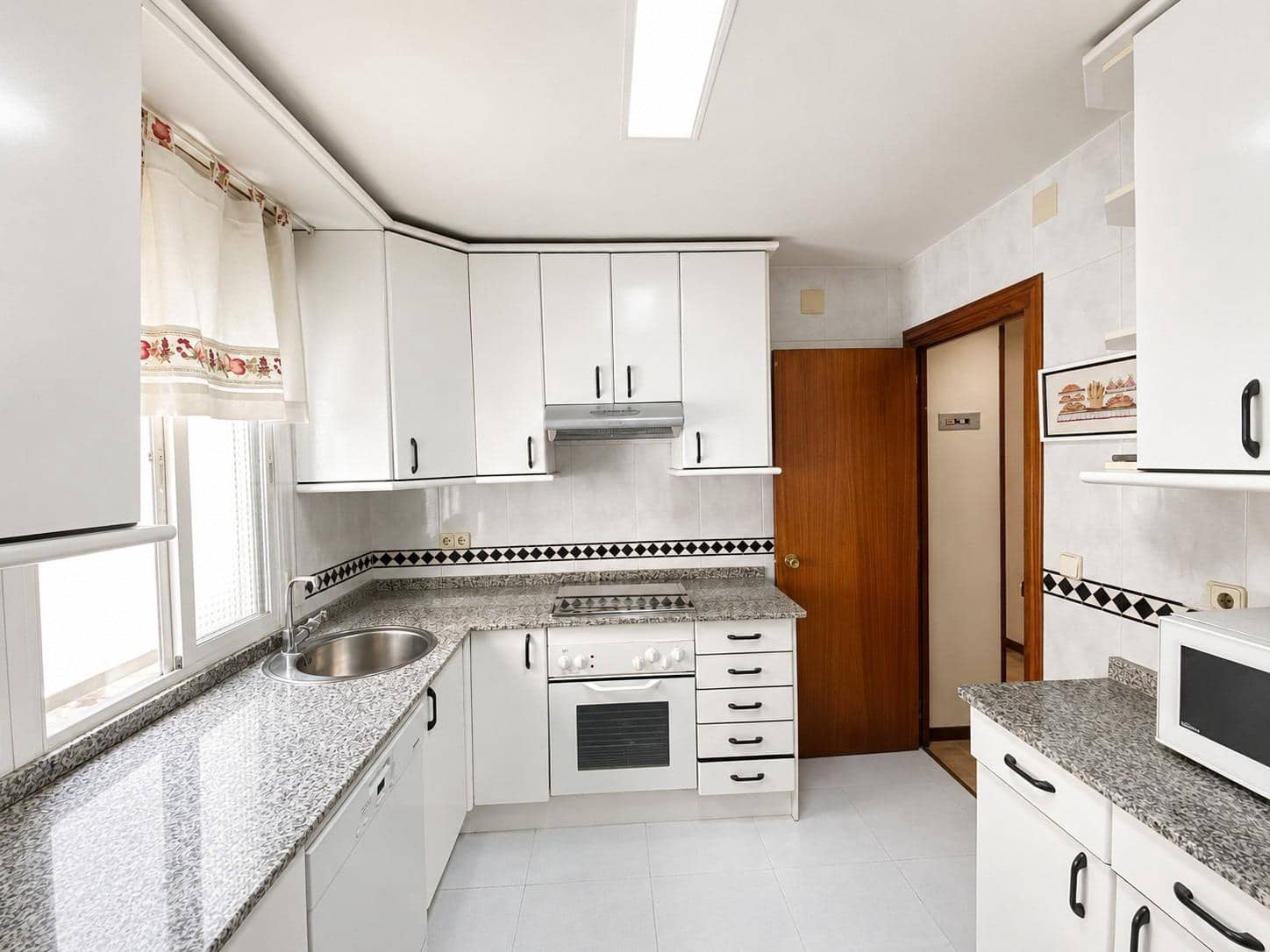 4 quarto Apartamento para venda em Madrid cidade com garagem - 1 565 000 € (Ref: 10072787)