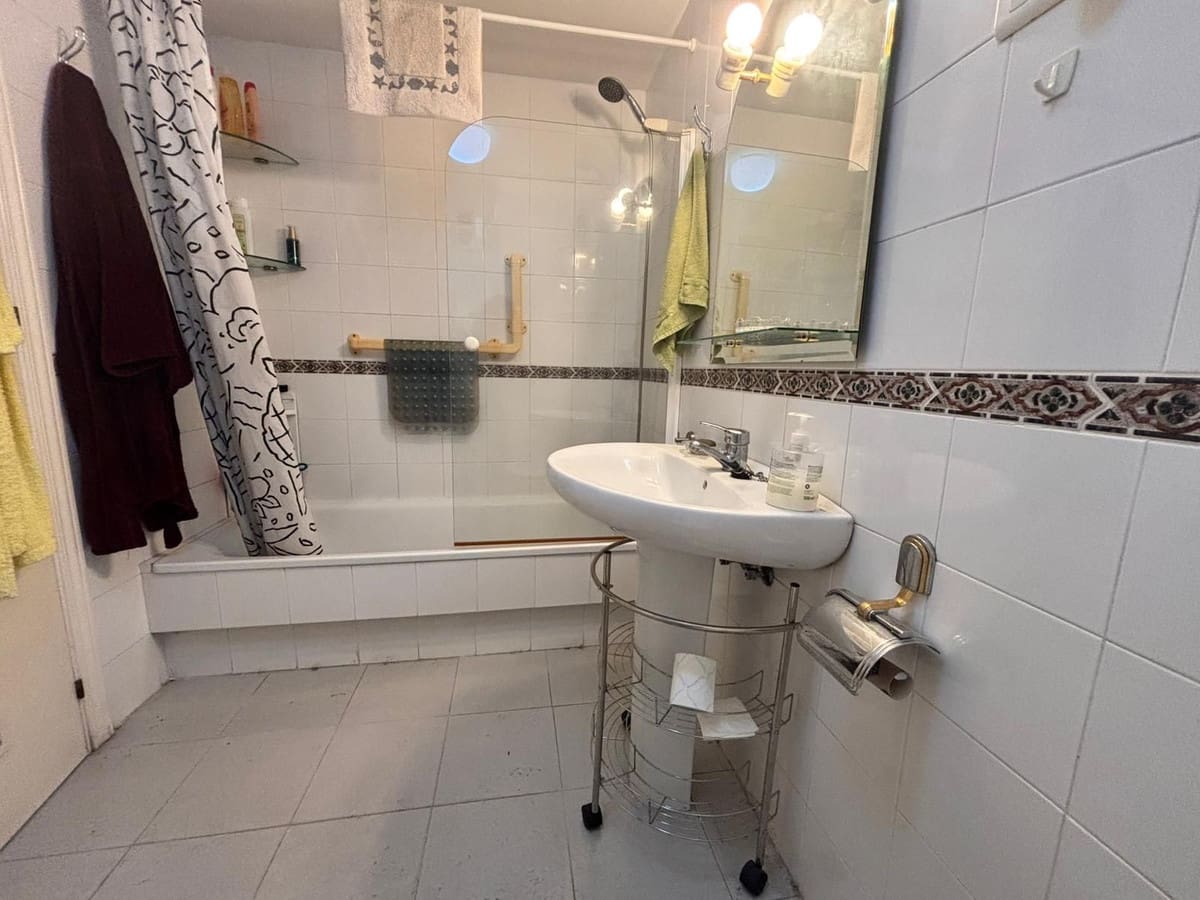 3 bedroom Apartment for sale in Fuengirola - € 330,000 (Ref: 9788796)