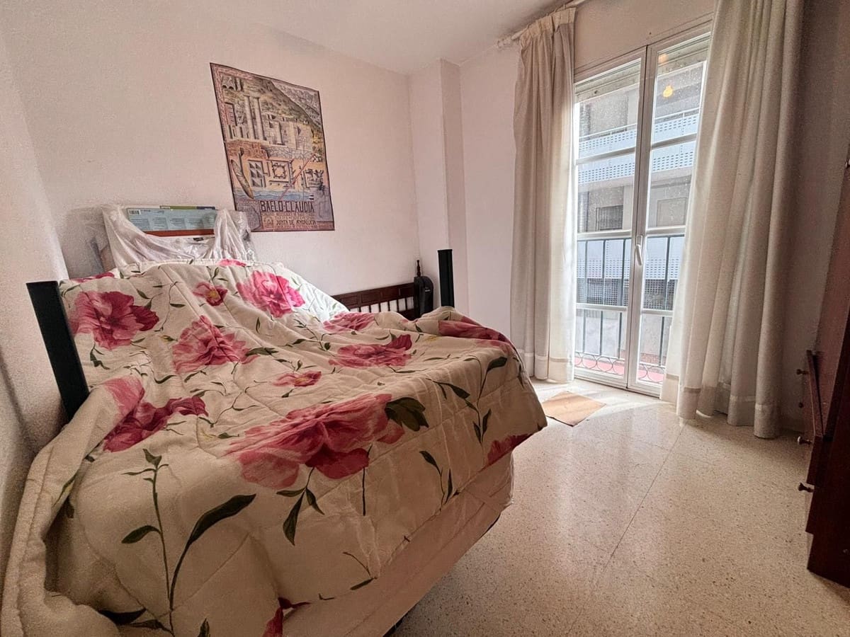 3 bedroom Apartment for sale in Fuengirola - € 330,000 (Ref: 9788796)