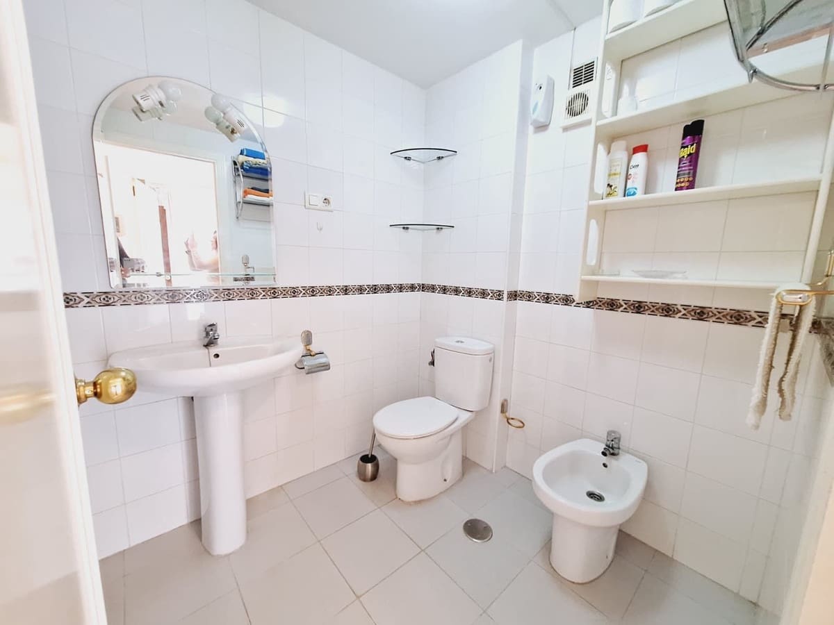 3 bedroom Apartment for sale in Fuengirola - € 329,000 (Ref: 9788796)