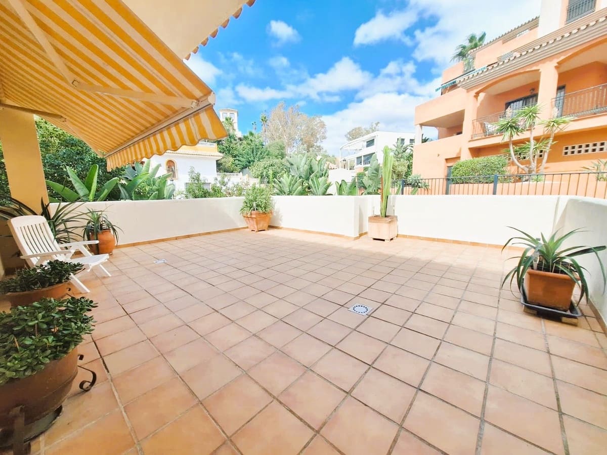 2 soveværelse Lejlighed til salg i Marbella med garage - € 489.000 (Ref: 9788801)