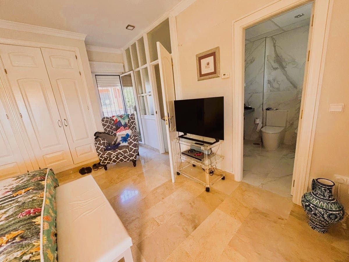 2 soveværelse Lejlighed til salg i Marbella med garage - € 489.000 (Ref: 9788801)