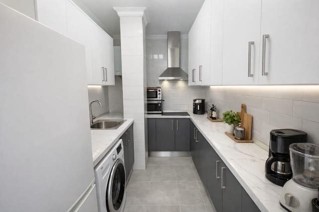 2 soverom Penthouse til salgs i Torremolinos med garasje - € 348 000 (Ref: 9788804)