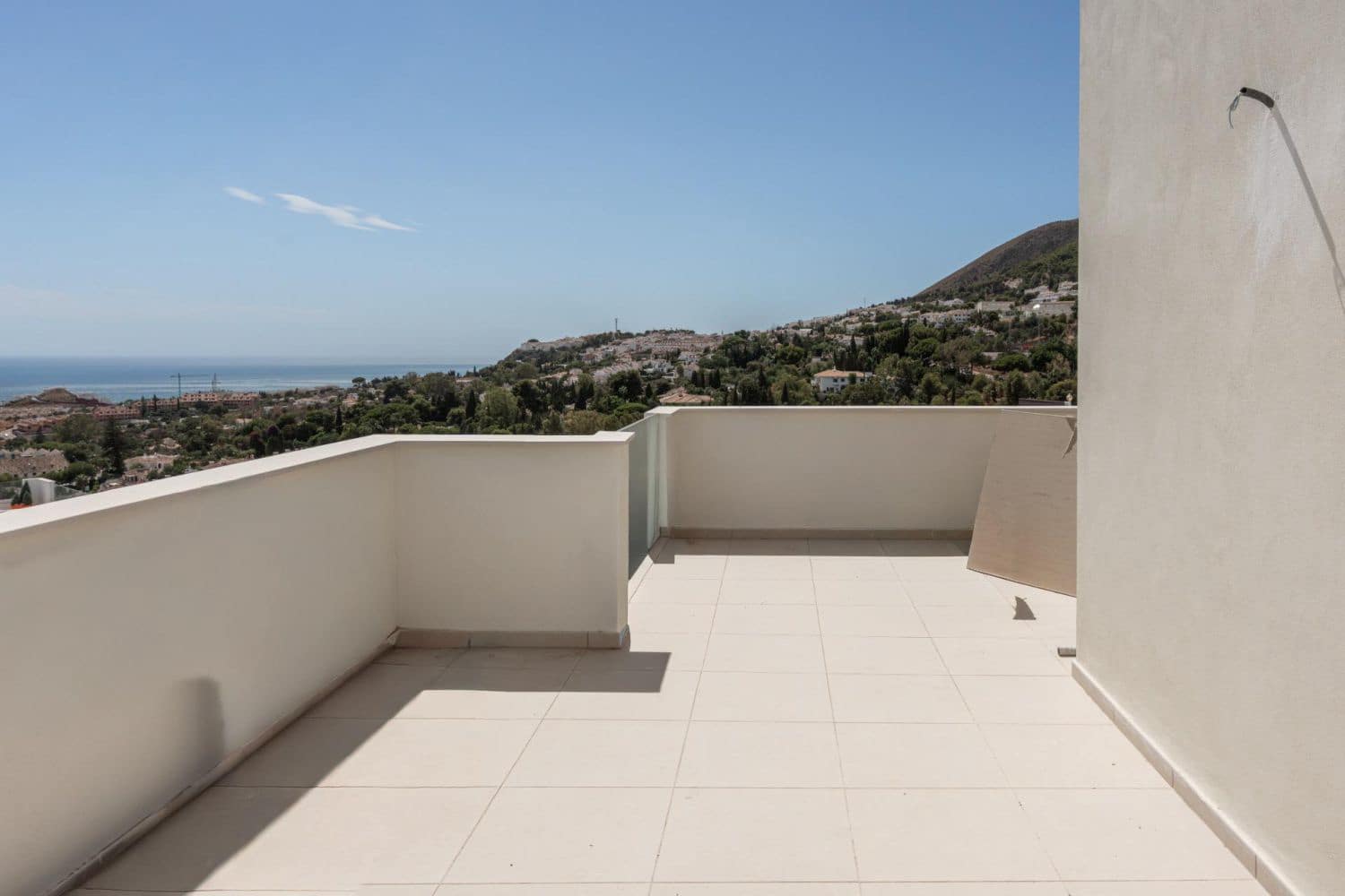 Adosado de 4 habitaciones en Benalmádena en venta - 799.000 € (Ref: 9790796)