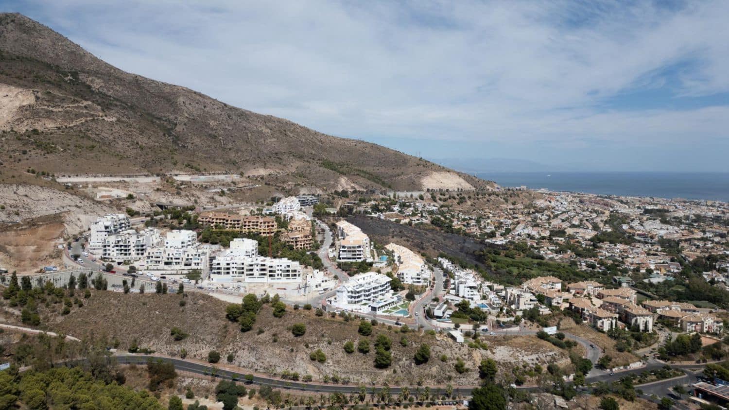 Adosado de 4 habitaciones en Benalmádena en venta - 799.000 € (Ref: 9790796)