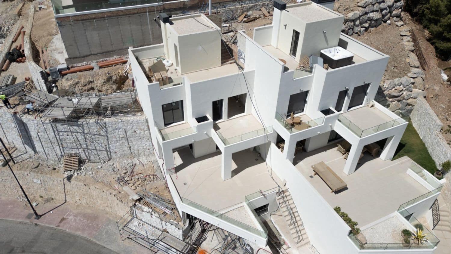 Adosado de 4 habitaciones en Benalmádena en venta - 799.000 € (Ref: 9790796)