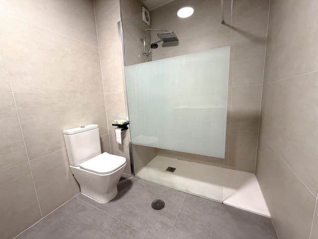 3 chambre Appartement à vendre à Los Pacos, Fuengirola avec garage - 329 000 € (Ref: 9790802)