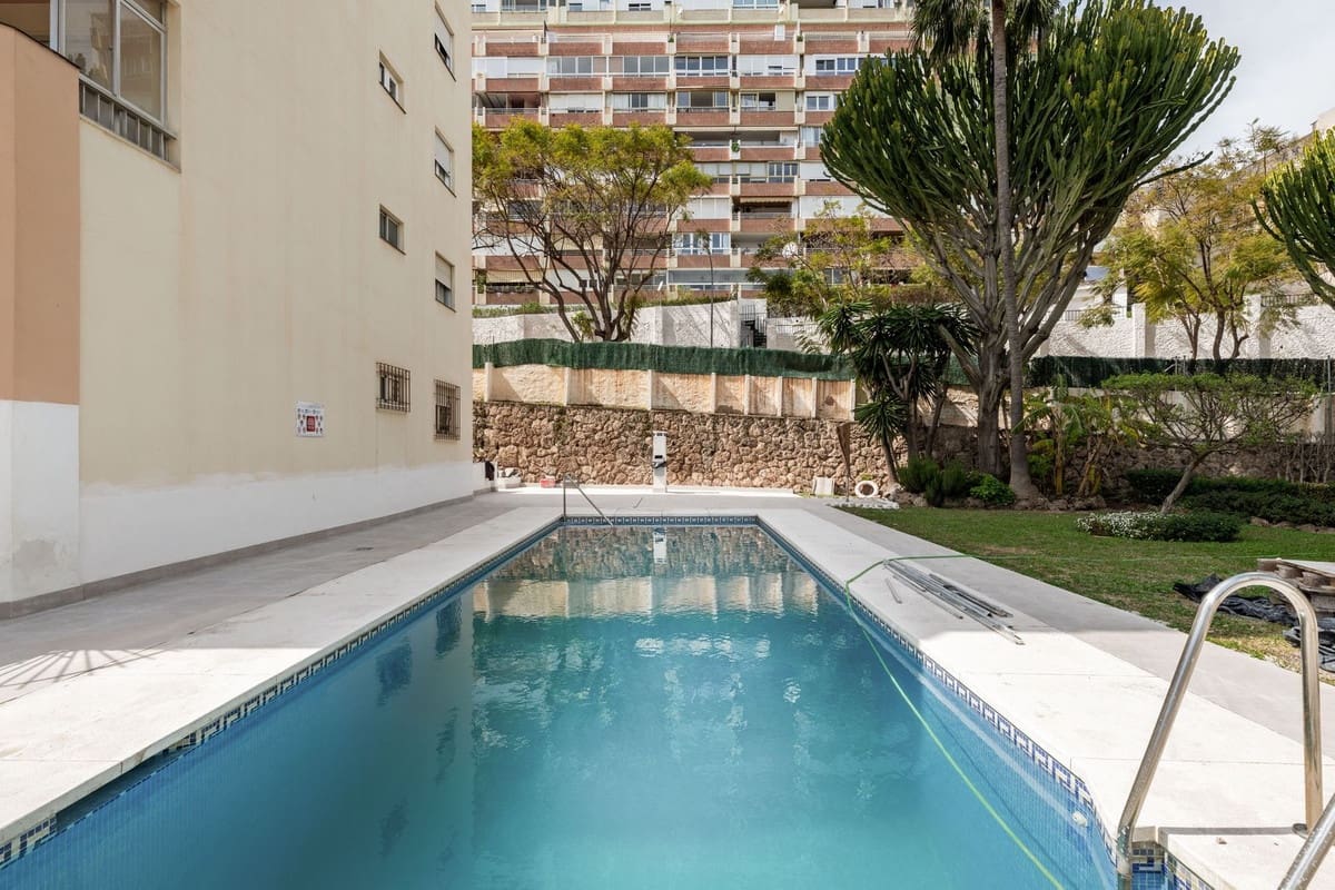 2 bedroom Apartment for sale in Torremolinos - € 470,000 (Ref: 9790804)