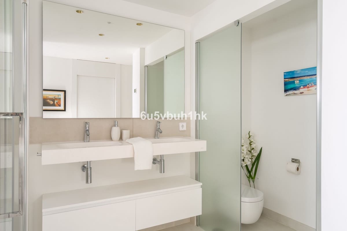 3 bedroom Apartment for sale in Fuengirola with garage - € 795,000 (Ref: 9794311)