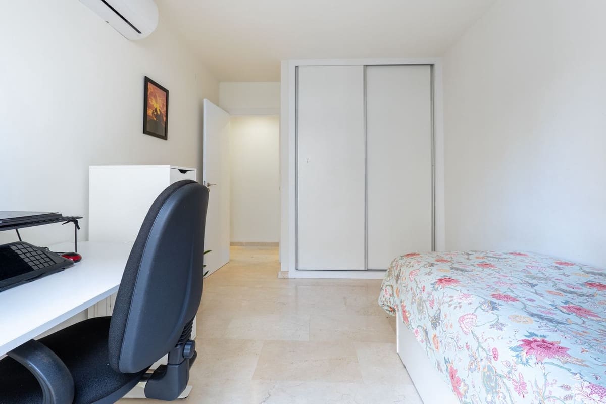 3 bedroom Apartment for sale in Fuengirola - € 369,000 (Ref: 9820032)