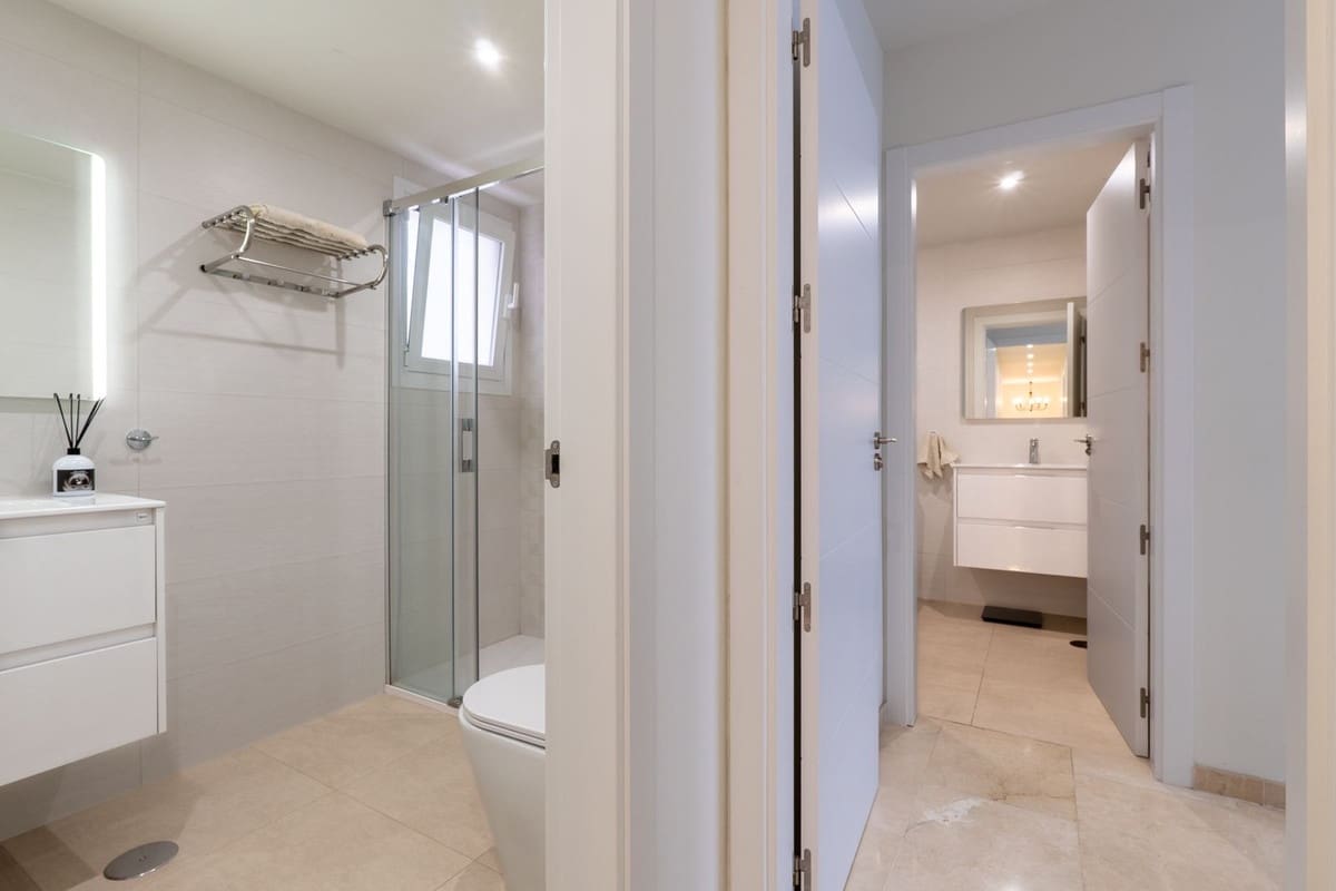 3 bedroom Apartment for sale in Fuengirola - € 369,000 (Ref: 9820032)