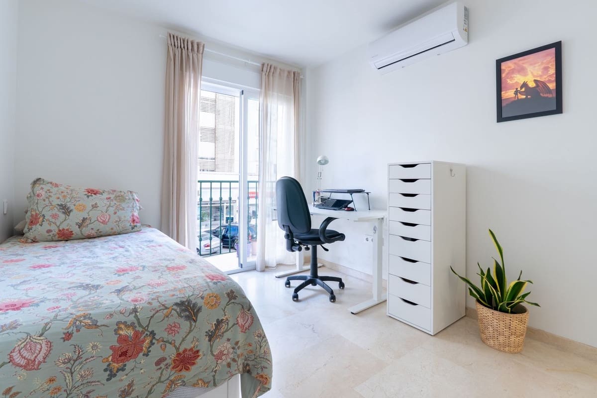 3 bedroom Apartment for sale in Fuengirola - € 369,000 (Ref: 9820032)