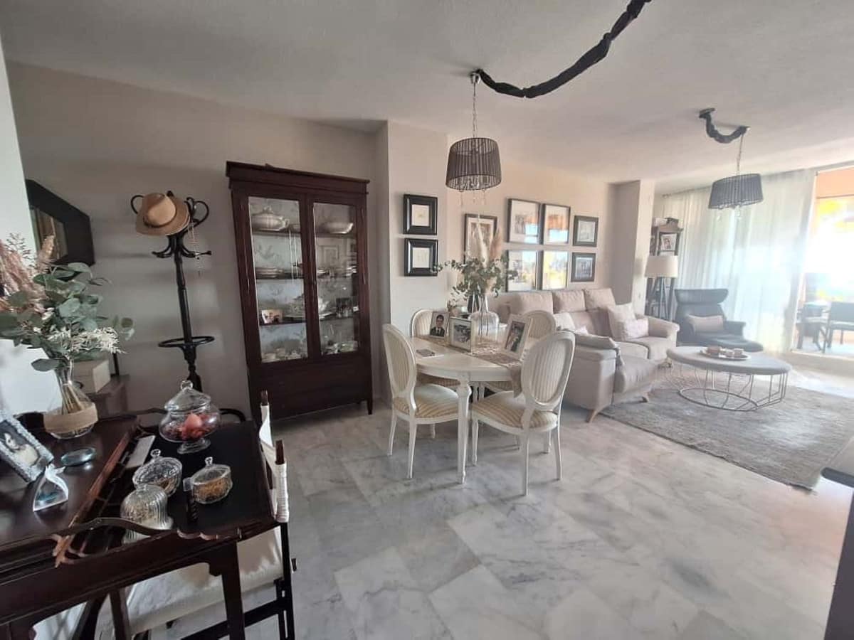 2 bedroom Apartment for sale in Marbella - € 365,000 (Ref: 9839022)