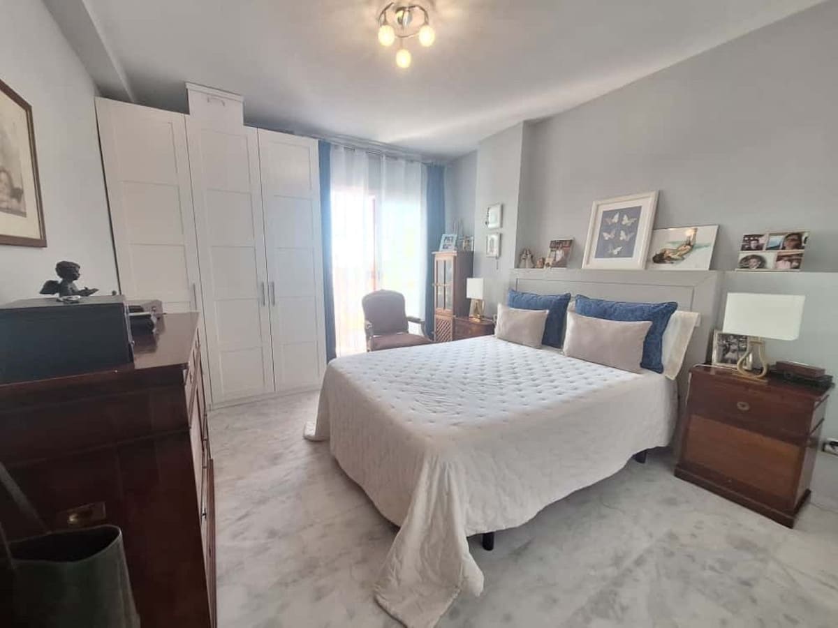 2 bedroom Apartment for sale in Marbella - € 365,000 (Ref: 9839022)