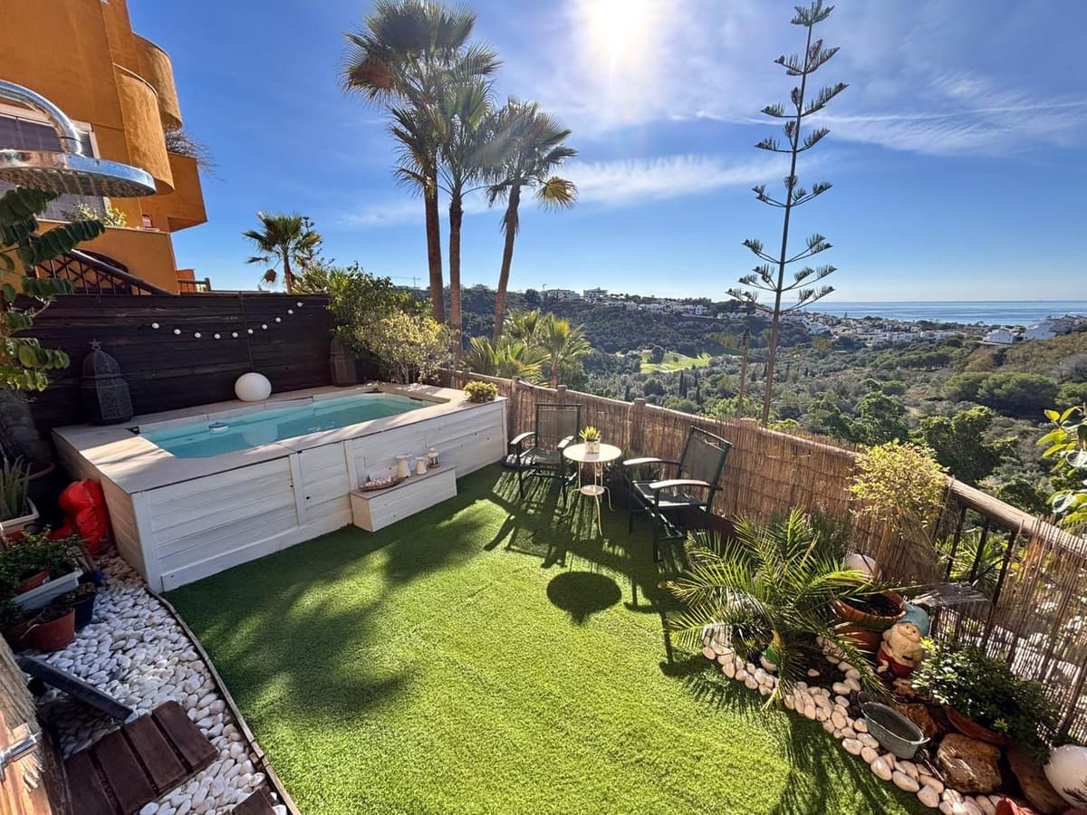 2 bedroom Apartment for sale in Marbella - € 365,000 (Ref: 9839022)