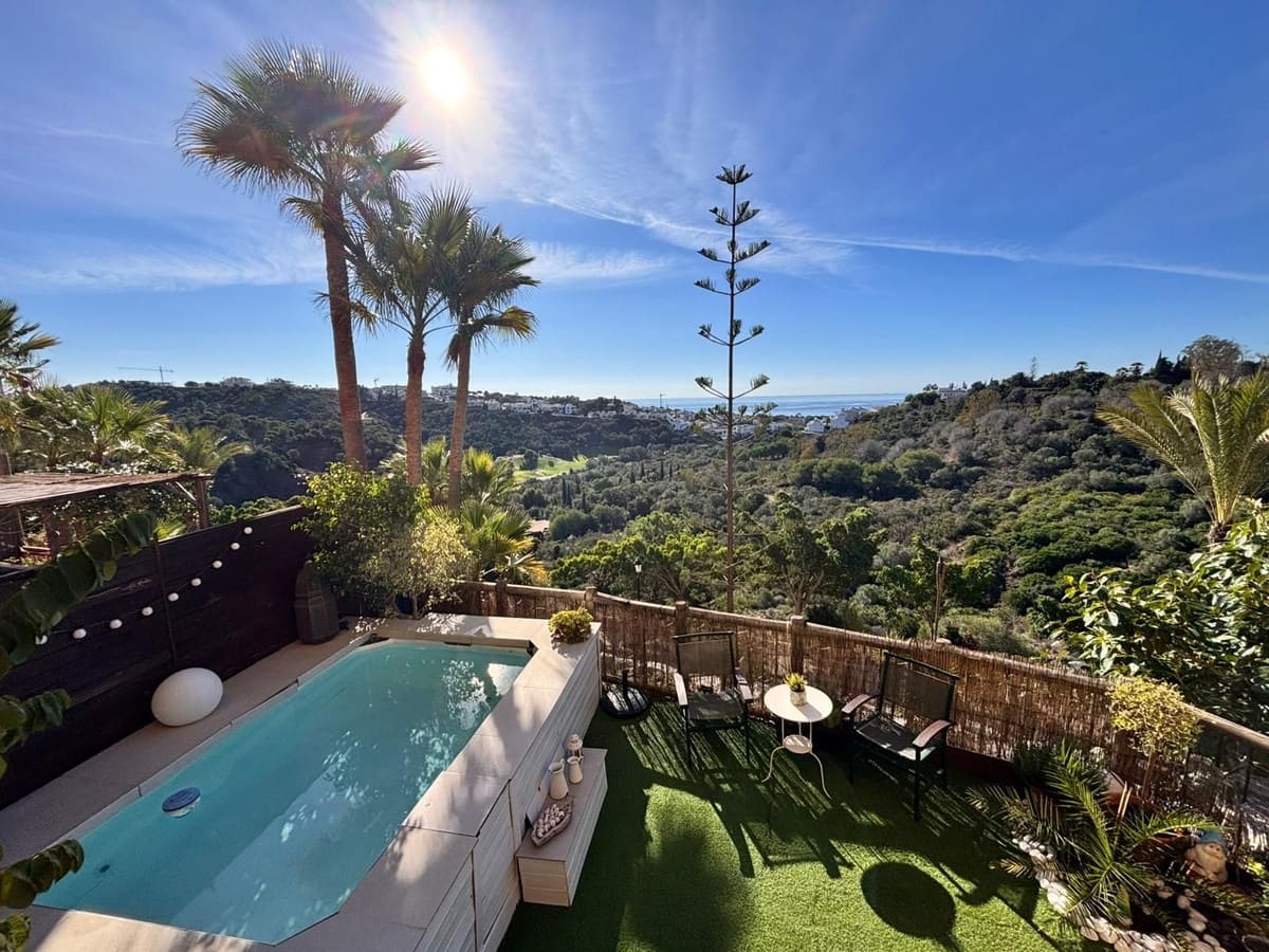 2 bedroom Apartment for sale in Marbella - € 365,000 (Ref: 9839022)