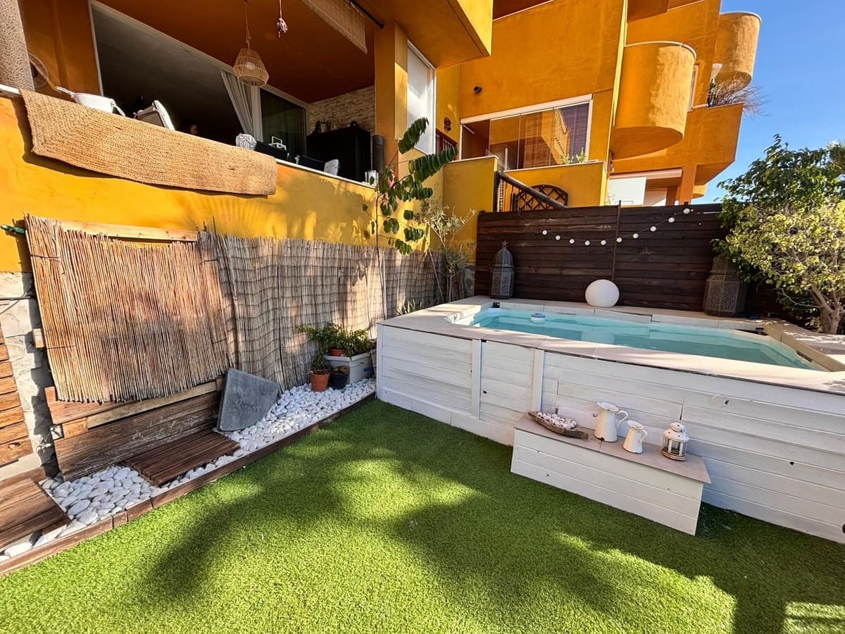 2 bedroom Apartment for sale in Marbella - € 365,000 (Ref: 9839022)