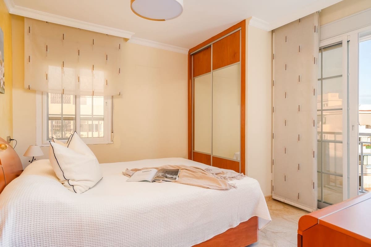 2 quarto Penthouse para venda em Fuengirola com garagem - 299 000 € (Ref: 9889930)