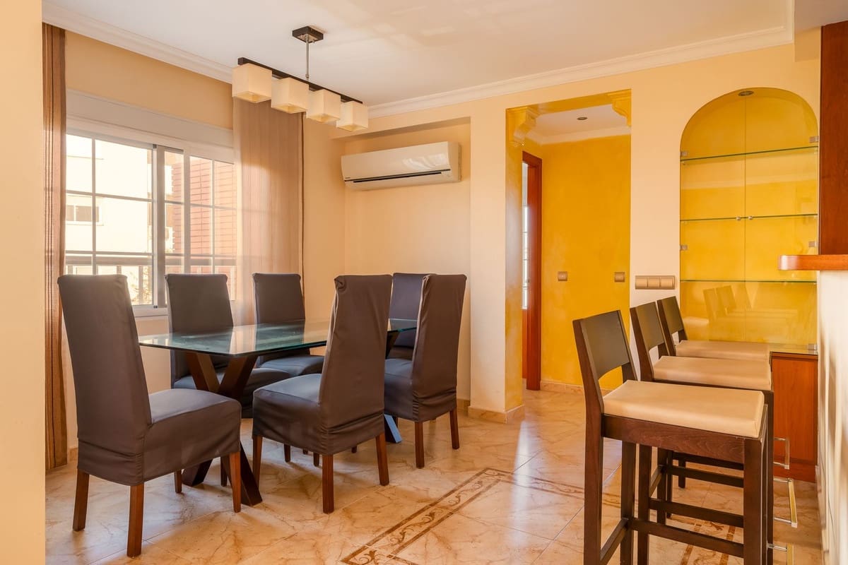 2 quarto Penthouse para venda em Fuengirola com garagem - 299 000 € (Ref: 9889930)