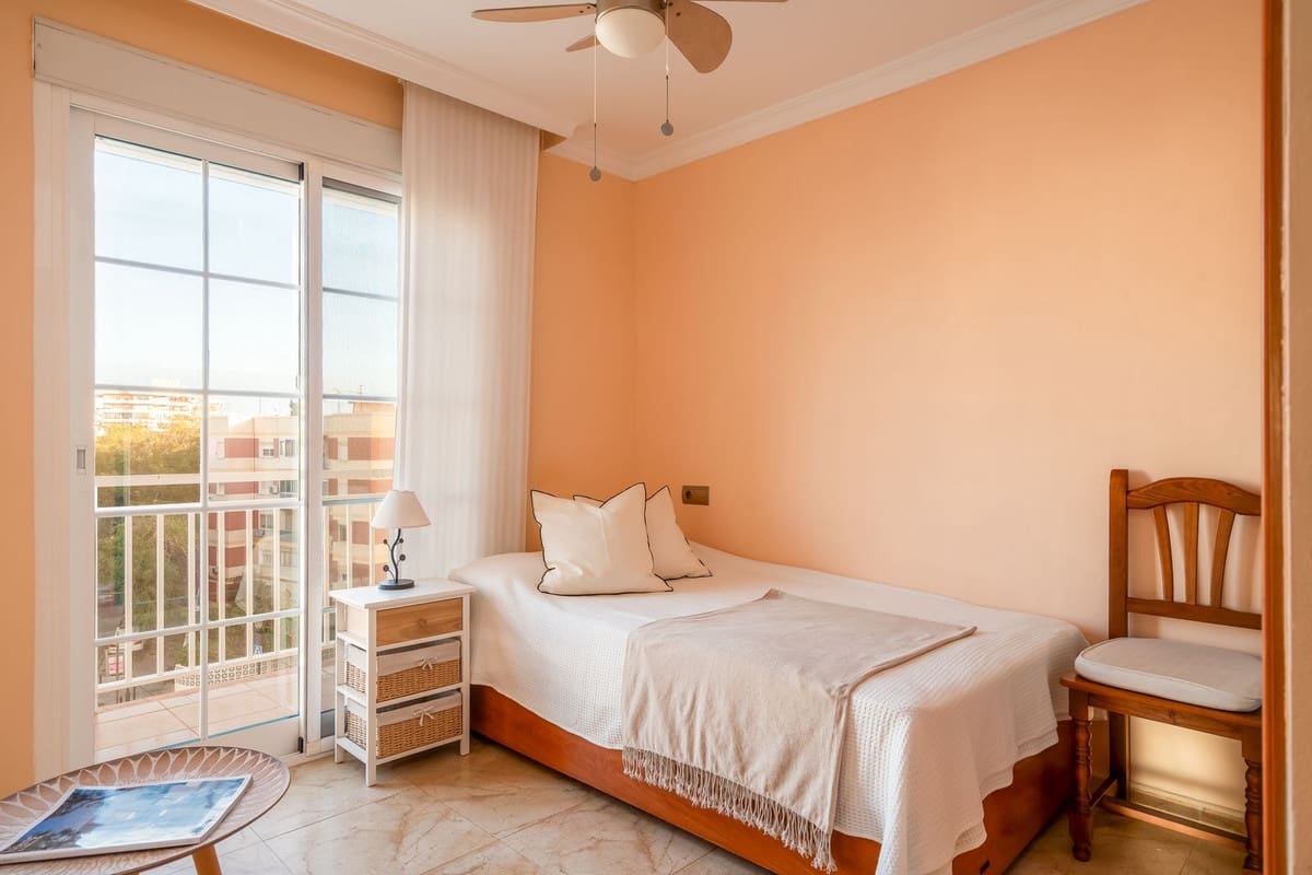 2 quarto Penthouse para venda em Fuengirola com garagem - 299 000 € (Ref: 9889930)