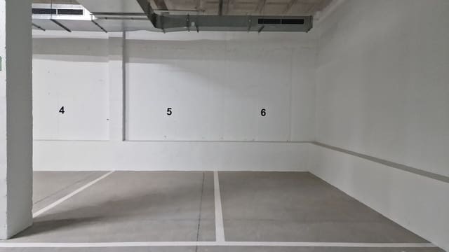2 soveværelse Lejlighed til salg i Centro ciudad, Fuengirola med garage - € 275.000 (Ref: 9889932)